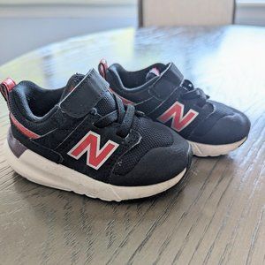 New Balance toddler 5.5 Wide- black and red sneakers